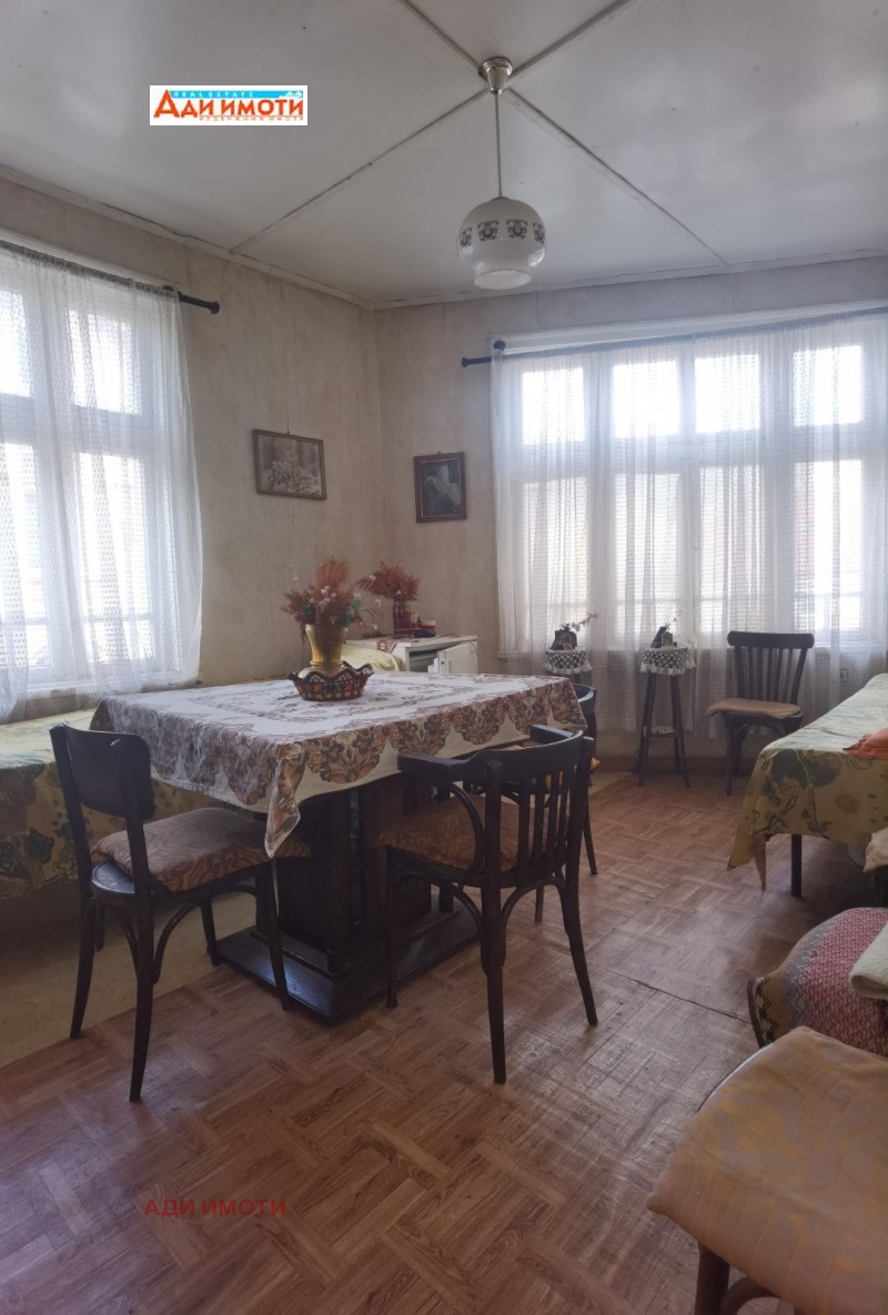 Продава  Етаж от къща област Пловдив , гр. Карлово , 240 кв.м | 99423287 - изображение [13]