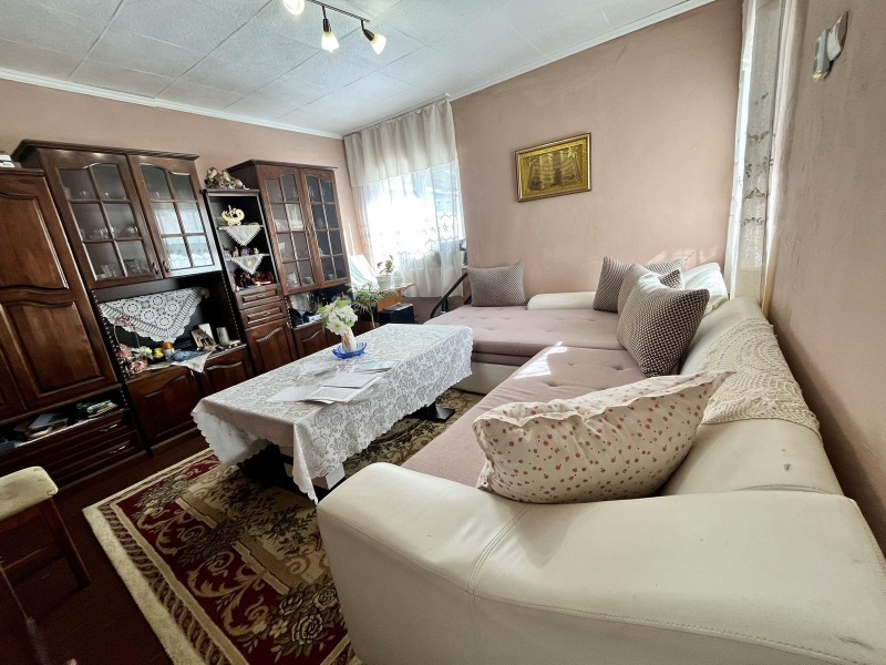 Продава КЪЩА, с. Василево, област Добрич, снимка 9 - Къщи - 53009171