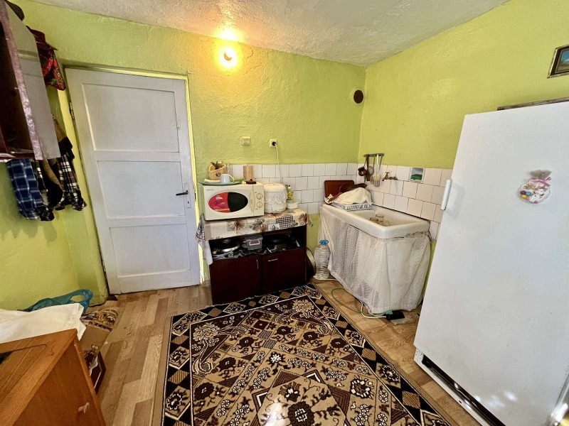 Продава КЪЩА, с. Василево, област Добрич, снимка 13 - Къщи - 53009171