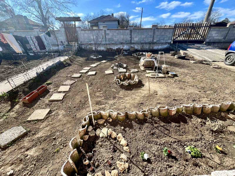 Продава КЪЩА, с. Василево, област Добрич, снимка 16 - Къщи - 53009171