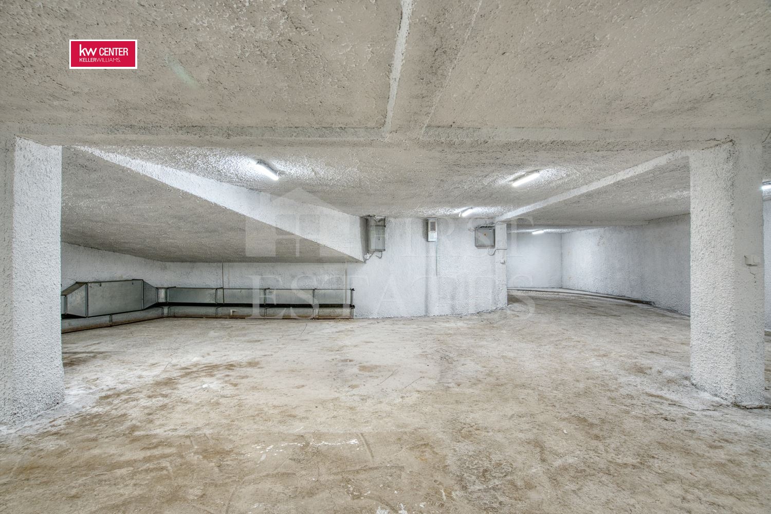 Продава ГАРАЖ, ПАРКОМЯСТО, гр. София, Изток, снимка 3 - Гаражи и паркоместа - 54778273