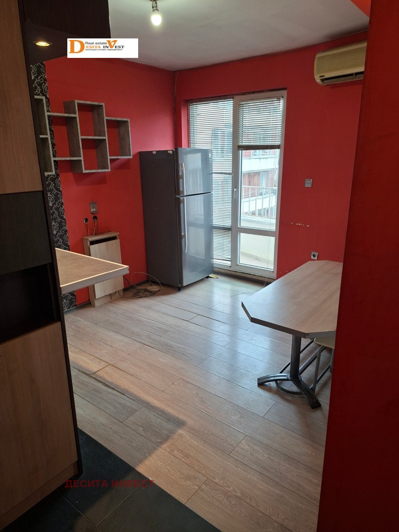 Продава 3-СТАЕН, гр. Варна, Базар Левски