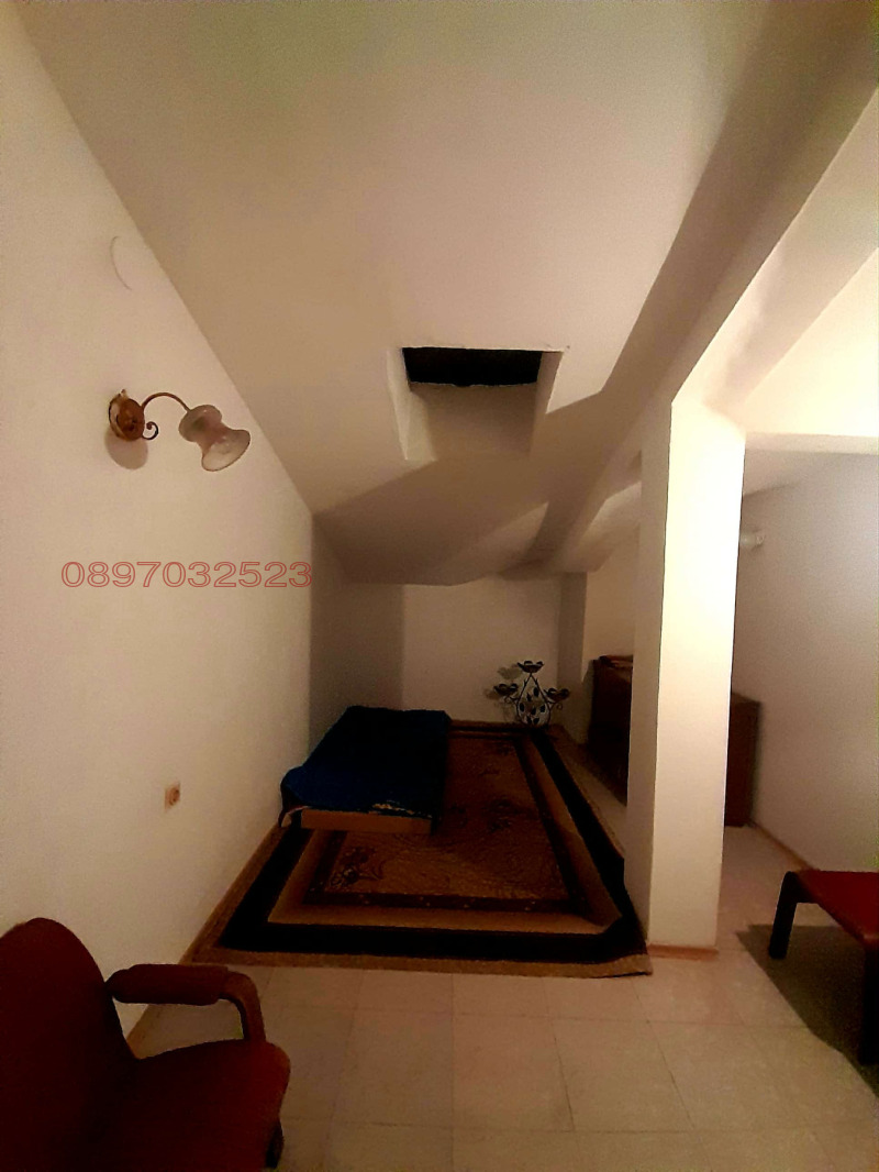 Продава АТЕЛИЕ, ТАВАН, гр. Ловеч, Широк център, снимка 4 - Апартаменти - 53055200