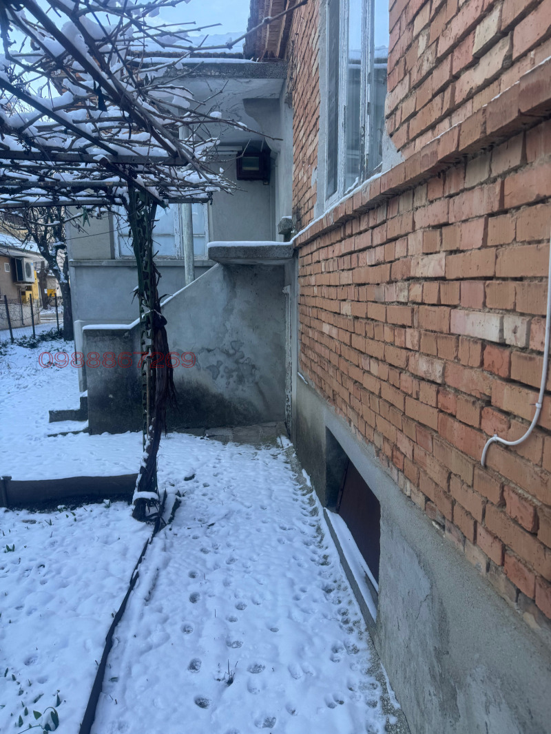 Продава КЪЩА, гр. Добрич, Градска болница, снимка 2 - Къщи - 53233594