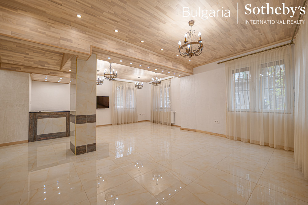 Продава КЪЩА, гр. София, Оборище, снимка 2 - Къщи - 54998531