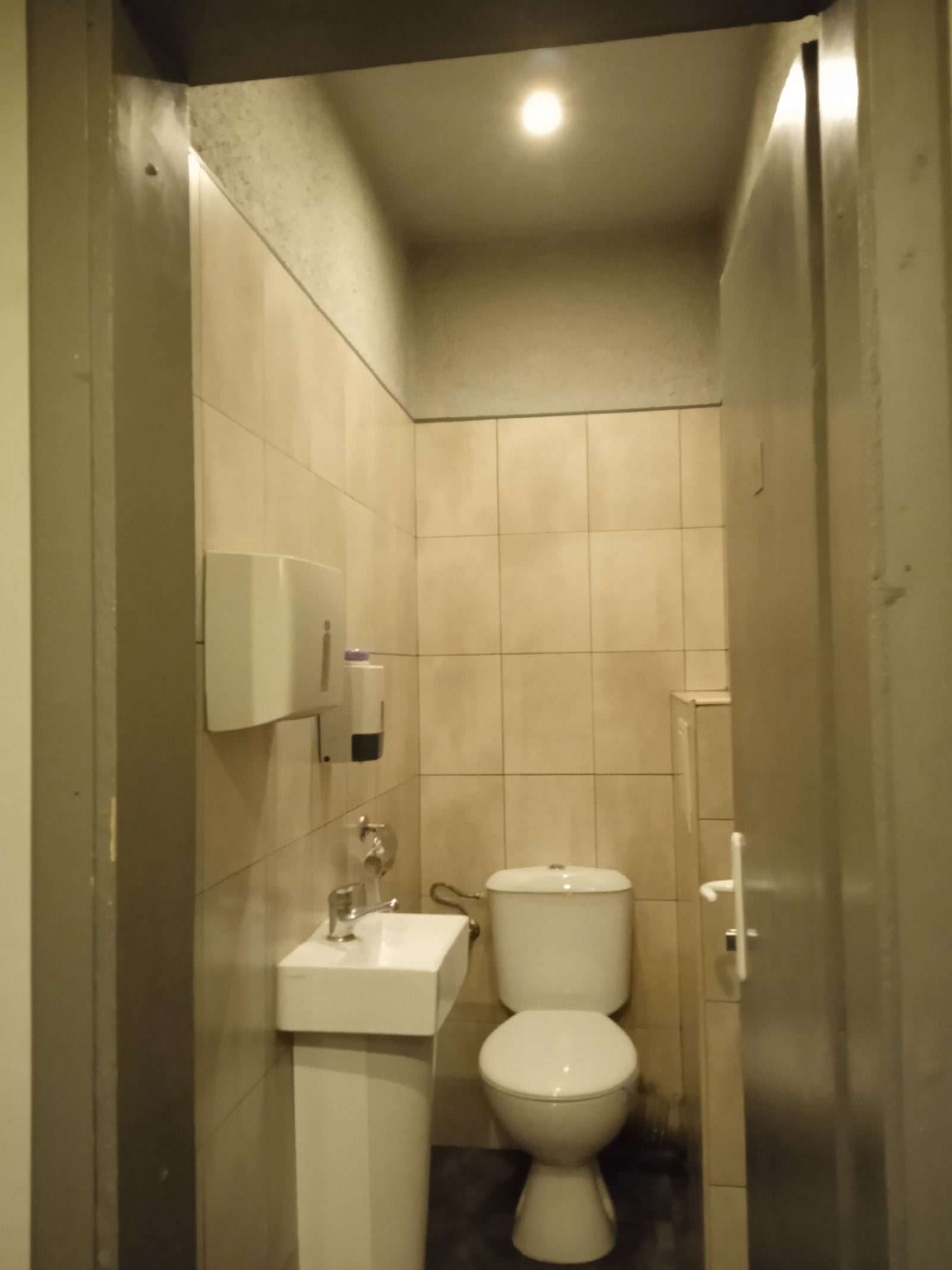 Продава ЗАВЕДЕНИЕ, гр. София, Лагера, снимка 4 - Заведения - 53805052