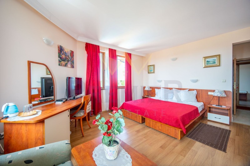 Продава  Къща област Добрич , с. Българево , 667 кв.м | 95444780 - изображение [9]