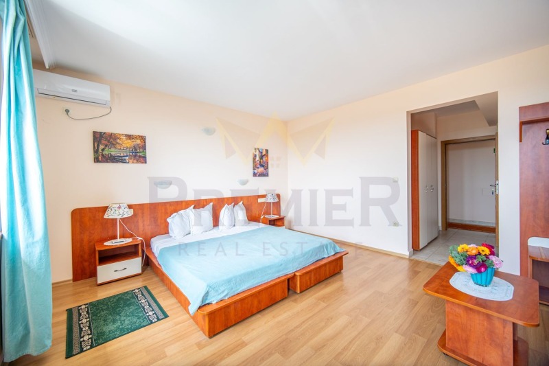 Продава  Къща област Добрич , с. Българево , 667 кв.м | 95444780 - изображение [11]