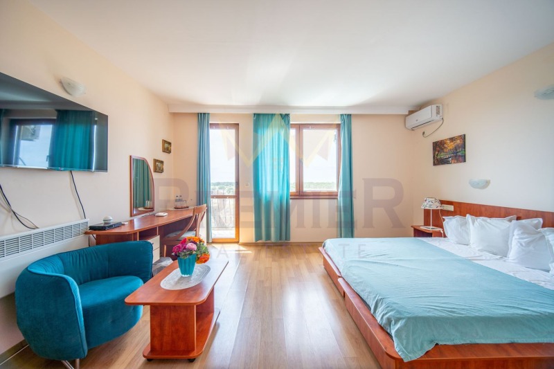 Продава  Къща област Добрич , с. Българево , 667 кв.м | 95444780 - изображение [12]