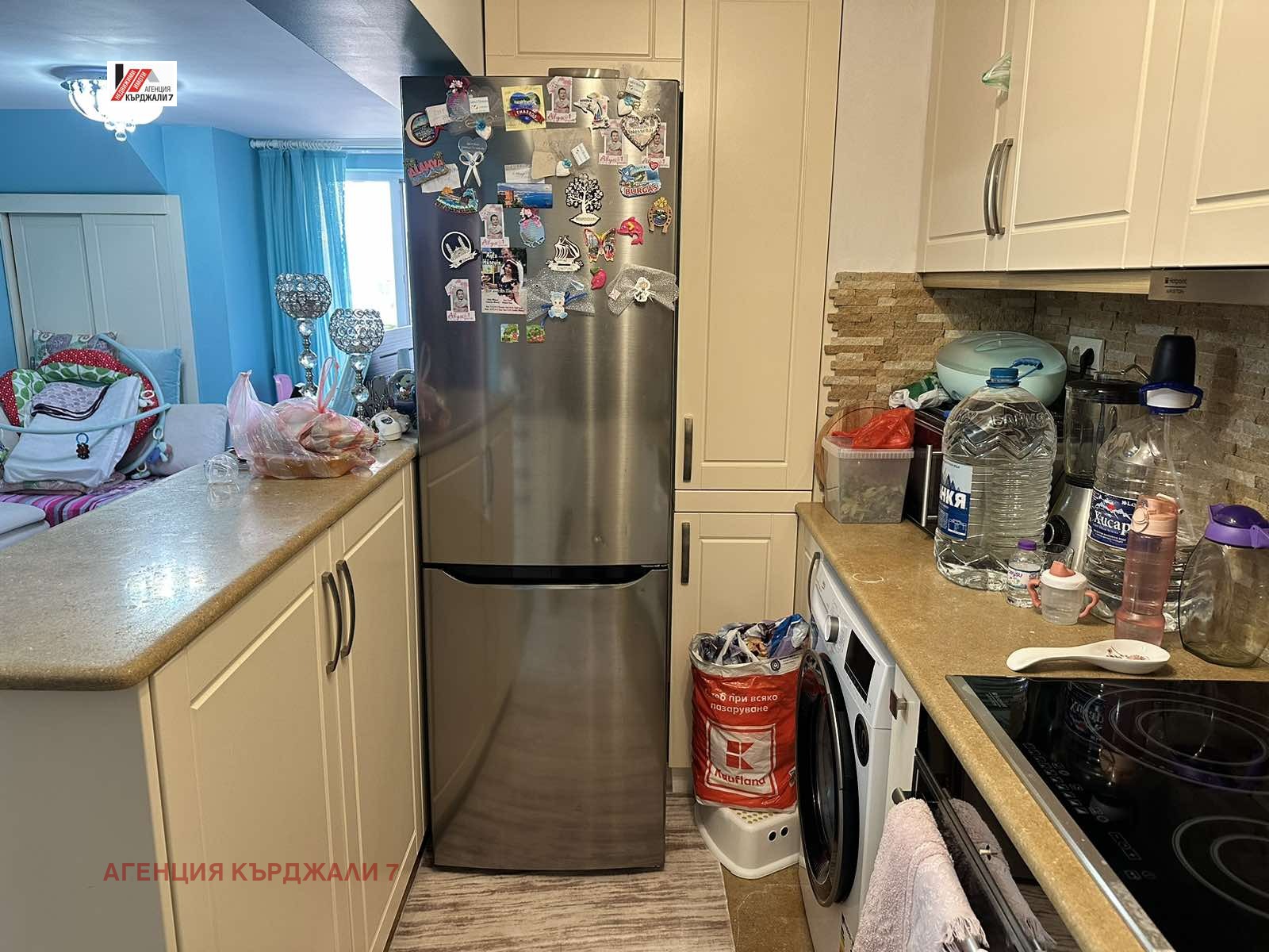 Продава 3-СТАЕН, гр. Кърджали, Център, снимка 2 - Апартаменти - 53821829