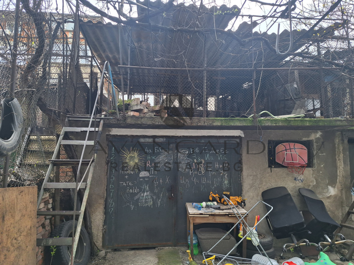 Продава ЕТАЖ ОТ КЪЩА, гр. Пловдив, Кършияка, снимка 12 - Етаж от къща - 54343669