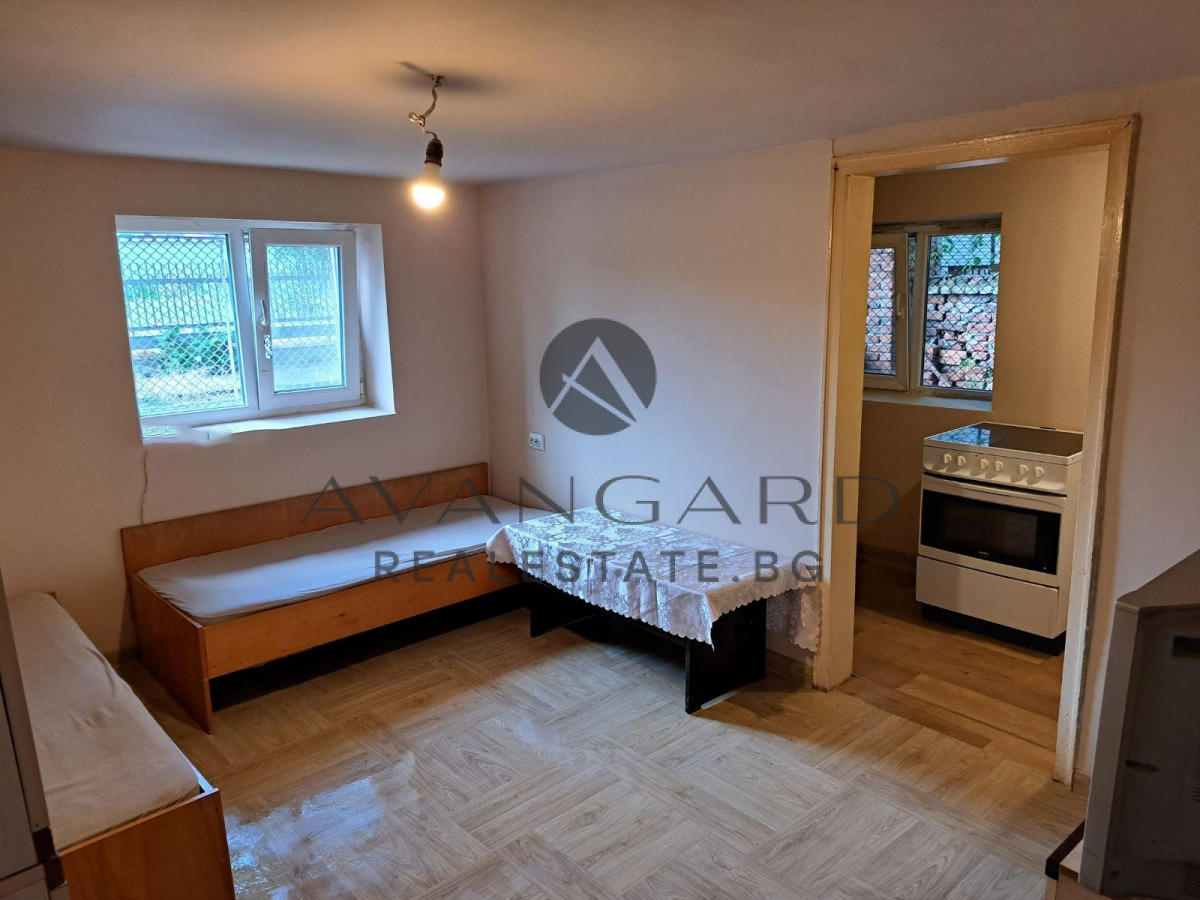 Продава ЕТАЖ ОТ КЪЩА, гр. Пловдив, Кършияка, снимка 8 - Етаж от къща - 54343669