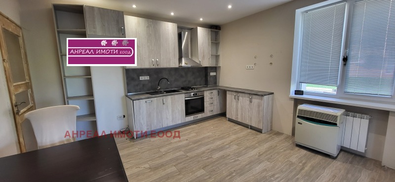 Продава 3-СТАЕН, гр. Костинброд, област София област