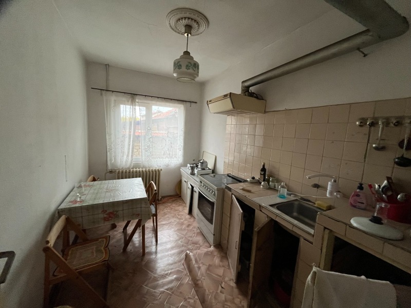 Продава КЪЩА, гр. Казанлък, област Стара Загора, снимка 4 - Къщи - 52375422