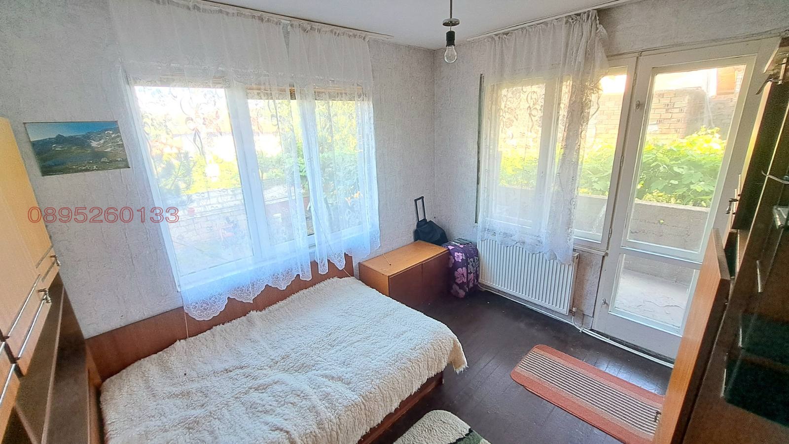 Продава ЕТАЖ ОТ КЪЩА, гр. Русе, Средна кула, снимка 8 - Етаж от къща - 55532600