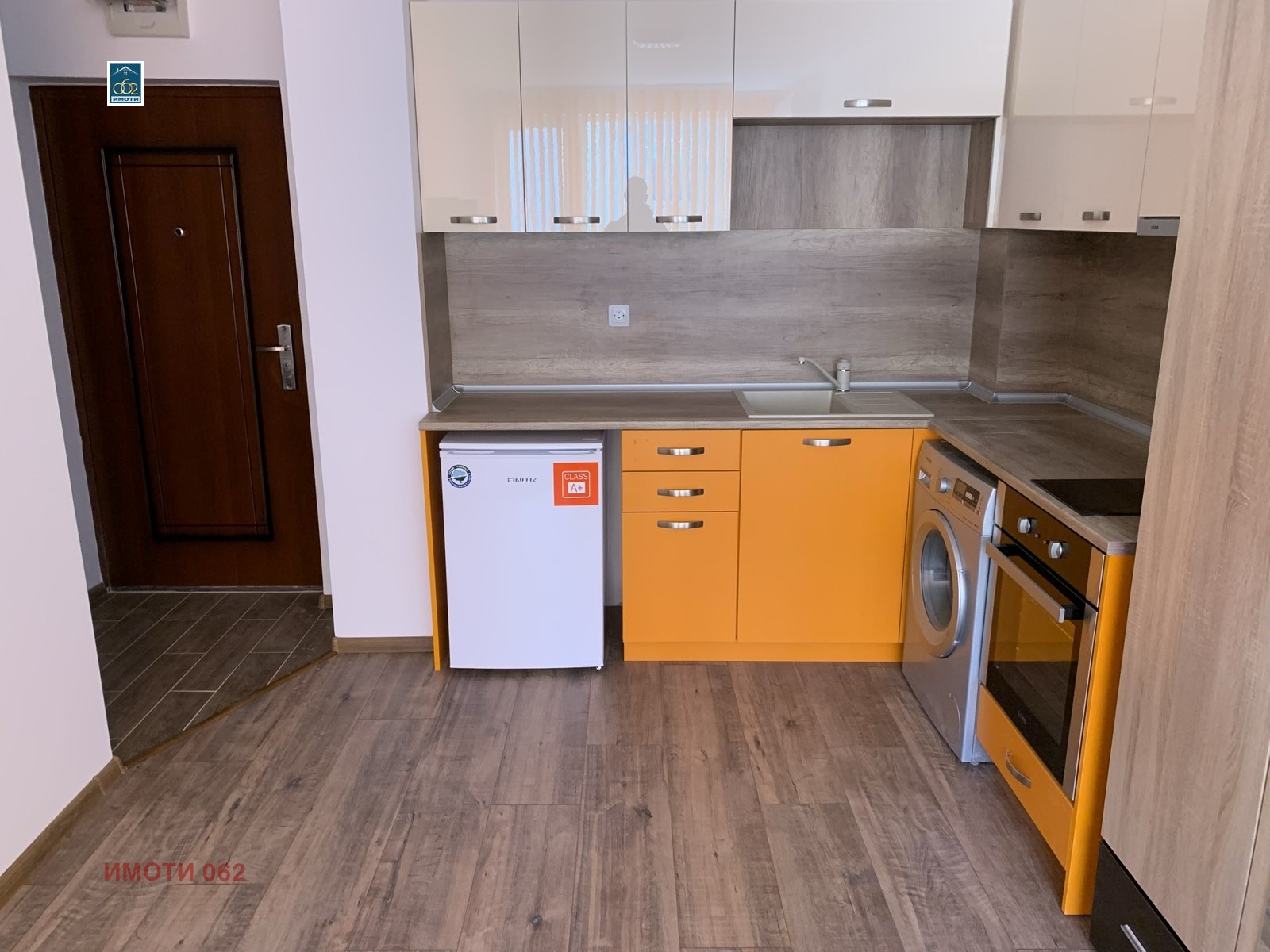Продава 1-СТАЕН, гр. Велико Търново, Колю Фичето, снимка 2 - Апартаменти - 54694087
