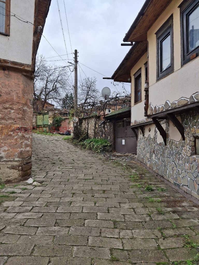 Продава КЪЩА, гр. Перущица, област Пловдив