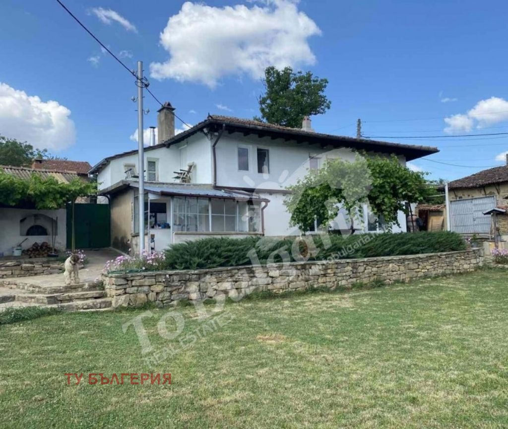 Продава КЪЩА, с. Церова кория, област Велико Търново