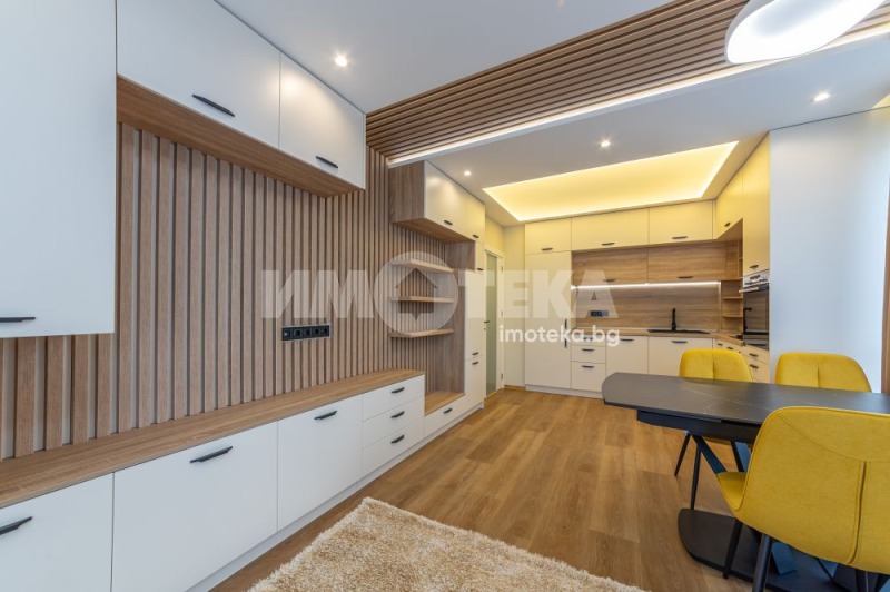 Продава 3-СТАЕН, гр. Варна, м-т Пчелина