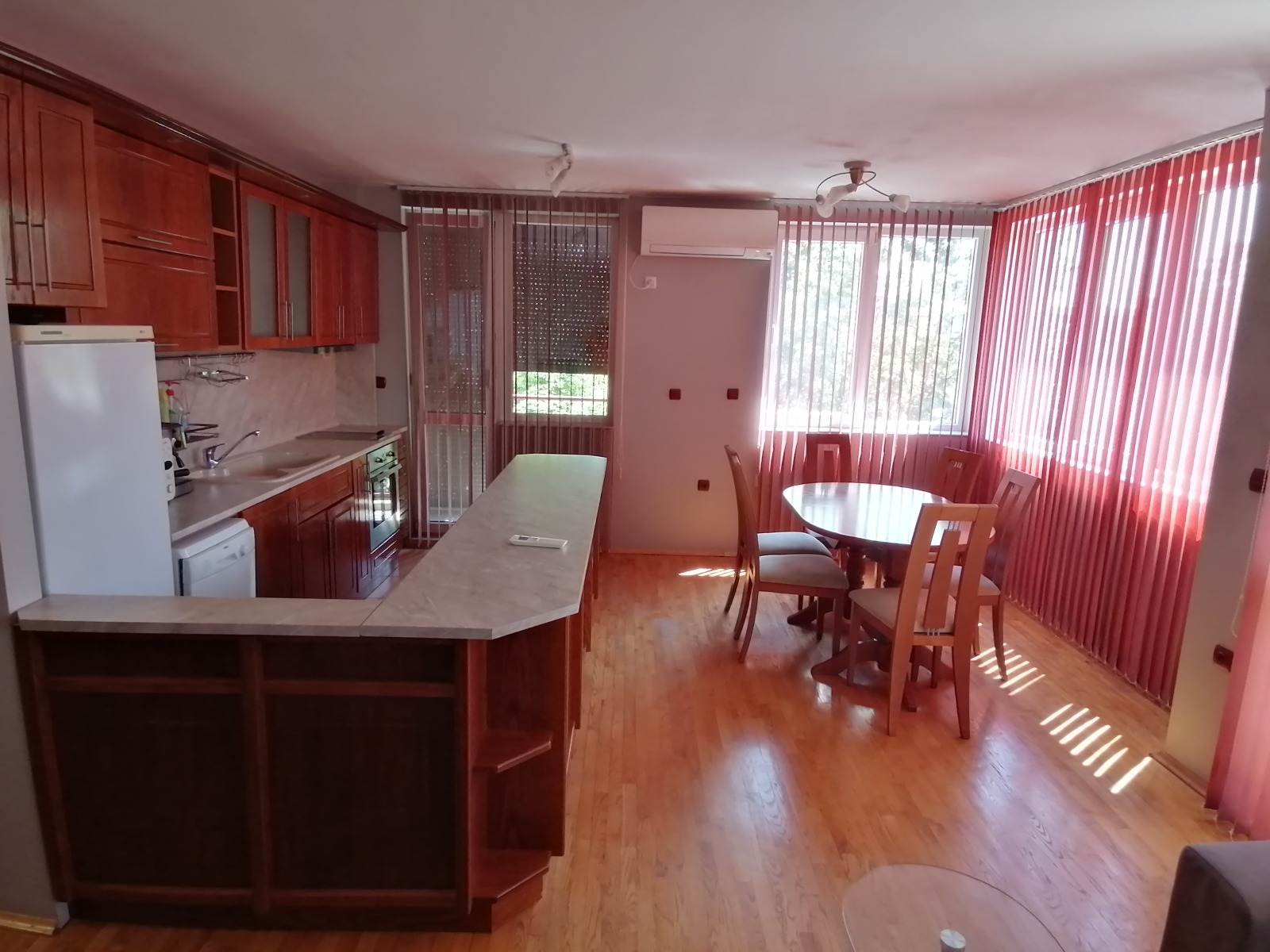 Продава 3-СТАЕН, гр. Шумен, Пазара, снимка 2 - Апартаменти - 54821217