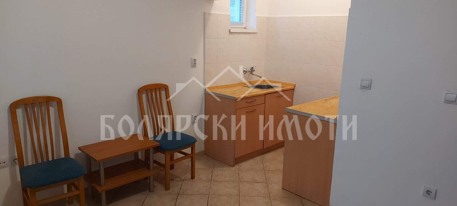 Продава ЕТАЖ ОТ КЪЩА, гр. Велико Търново, Център, снимка 3 - Етаж от къща - 54688162