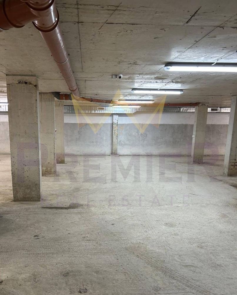 Продава ГАРАЖ, ПАРКОМЯСТО, гр. Варна, Бриз, снимка 3 - Гаражи и паркоместа - 53857086