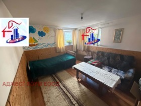 Продава  Етаж от къща, град Шумен