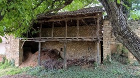 Trama Gostilica, região Gabrovo