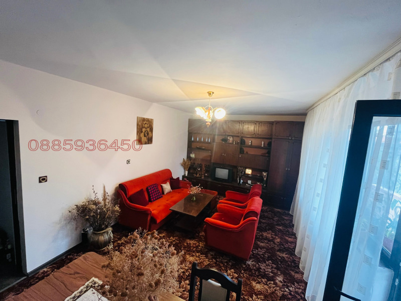 Продава МНОГОСТАЕН, гр. Нова Загора, област Сливен, снимка 2 - Апартаменти - 53301140