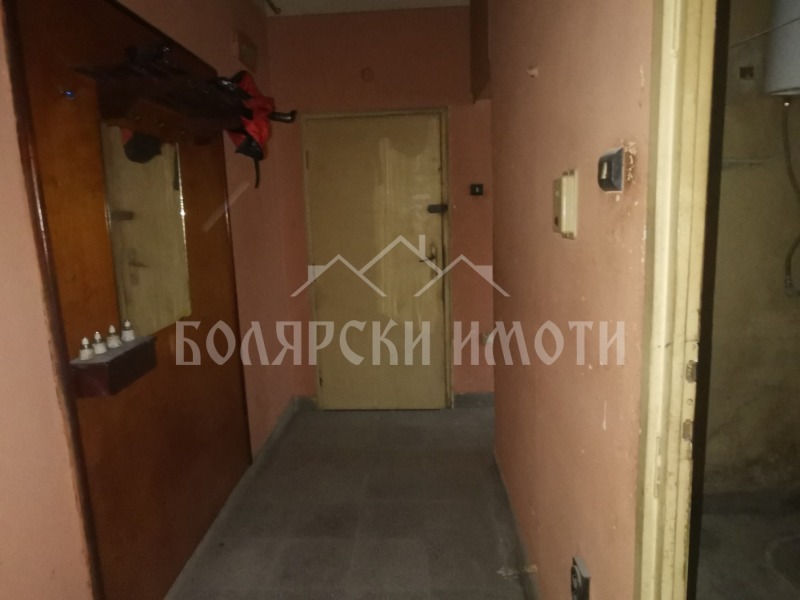 Продава 2-СТАЕН, гр. Велико Търново, Център, снимка 6 - Aпартаменти - 48441347