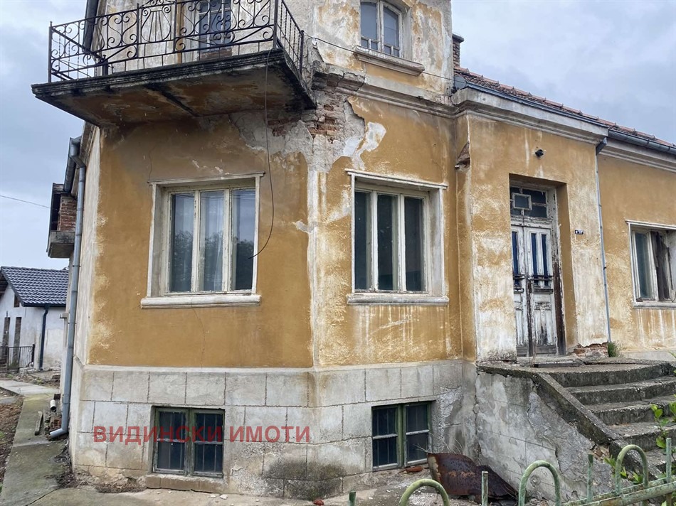 Продава КЪЩА, с. Иново, област Видин