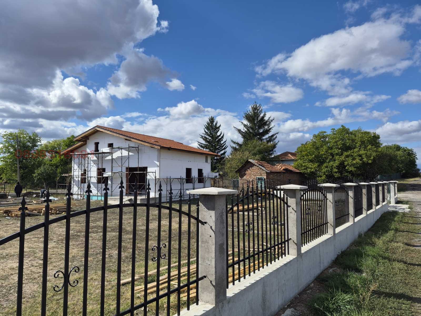 Продава КЪЩА, с. Хераково, област София област
