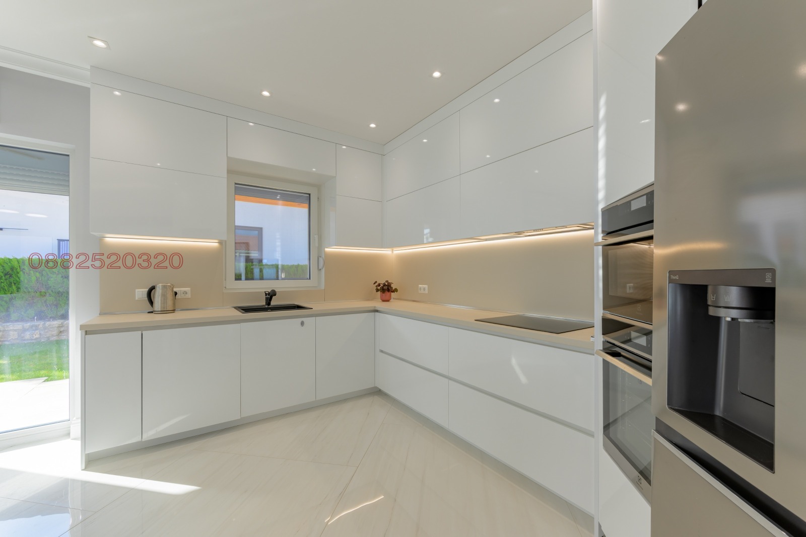 Продава КЪЩА, гр. Балчик, област Добрич, снимка 3 - Къщи - 53653036