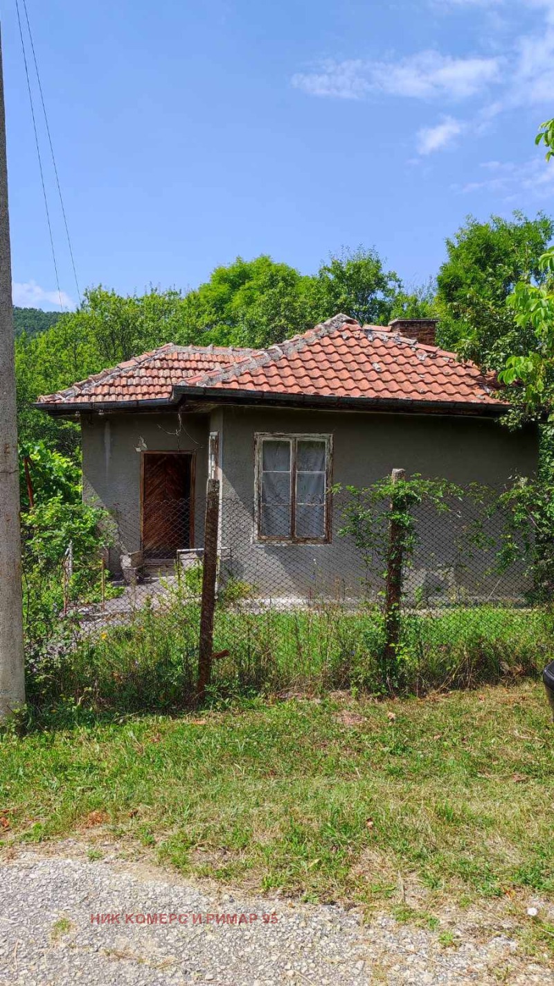 Продава КЪЩА в област София, с. Дреатин - 45 кв.м / 15 338.76 € » 30 000 лв., НИК КОМЕРС И РИМАР 95