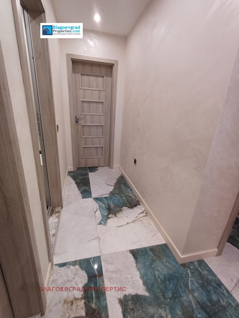 Продава 3-СТАЕН, гр. Благоевград, Широк център