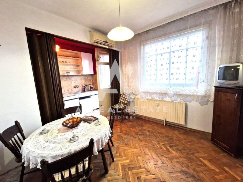 Продава 3-СТАЕН в град Плевен, Широк център - 103 кв.м / 140 000 € » 273 816.20 лв., АНДРОМЕДА ООД
