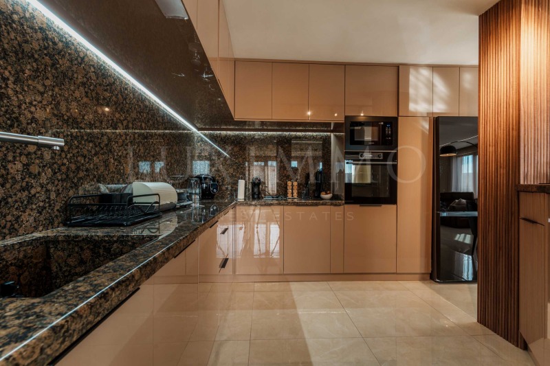 Продава МЕЗОНЕТ, гр. Велико Търново, Център, снимка 3 - Апартаменти - 52464676