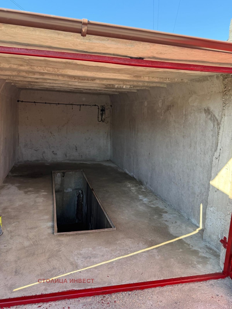 Продава ГАРАЖ, ПАРКОМЯСТО, гр. Русе, Здравец, снимка 3 - Гаражи и паркоместа - 52268186