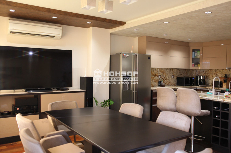 Продава МНОГОСТАЕН, гр. Пловдив, Въстанически, снимка 3 - Апартаменти - 52629175