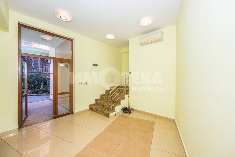 Продава ОФИС, гр. Пловдив, Център, снимка 3 - Офиси - 49123514