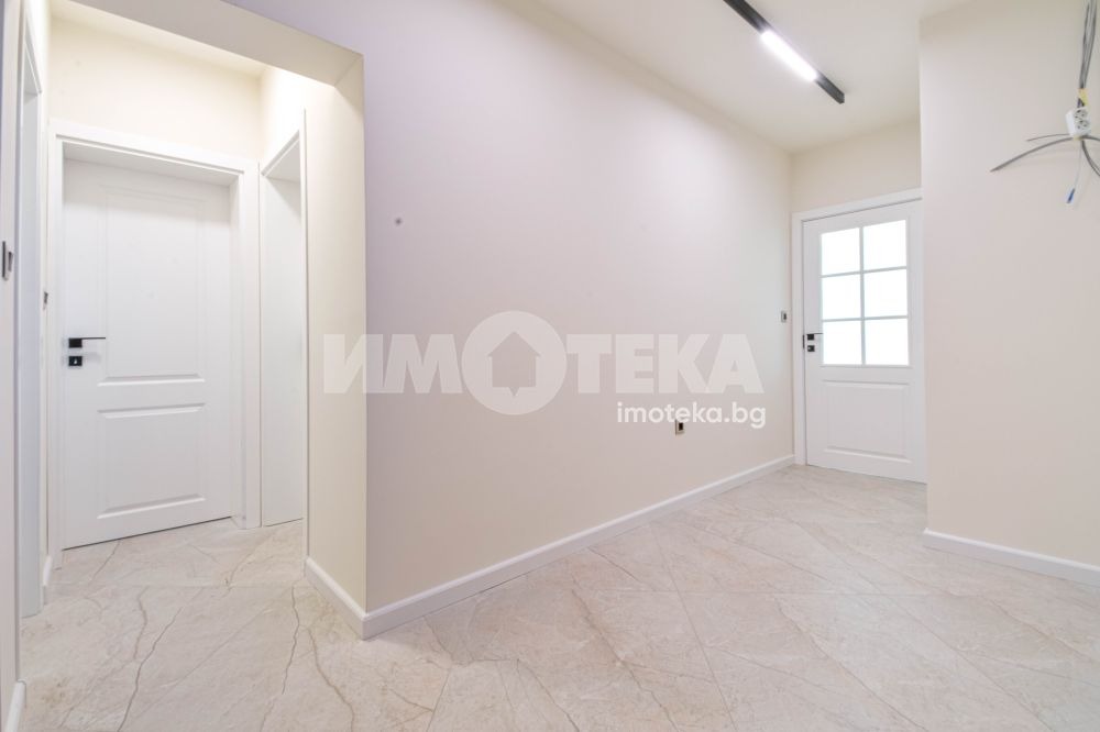 Продава ЕТАЖ ОТ КЪЩА, гр. Пловдив, Кючук Париж, снимка 5 - Етаж от къща - 55889478
