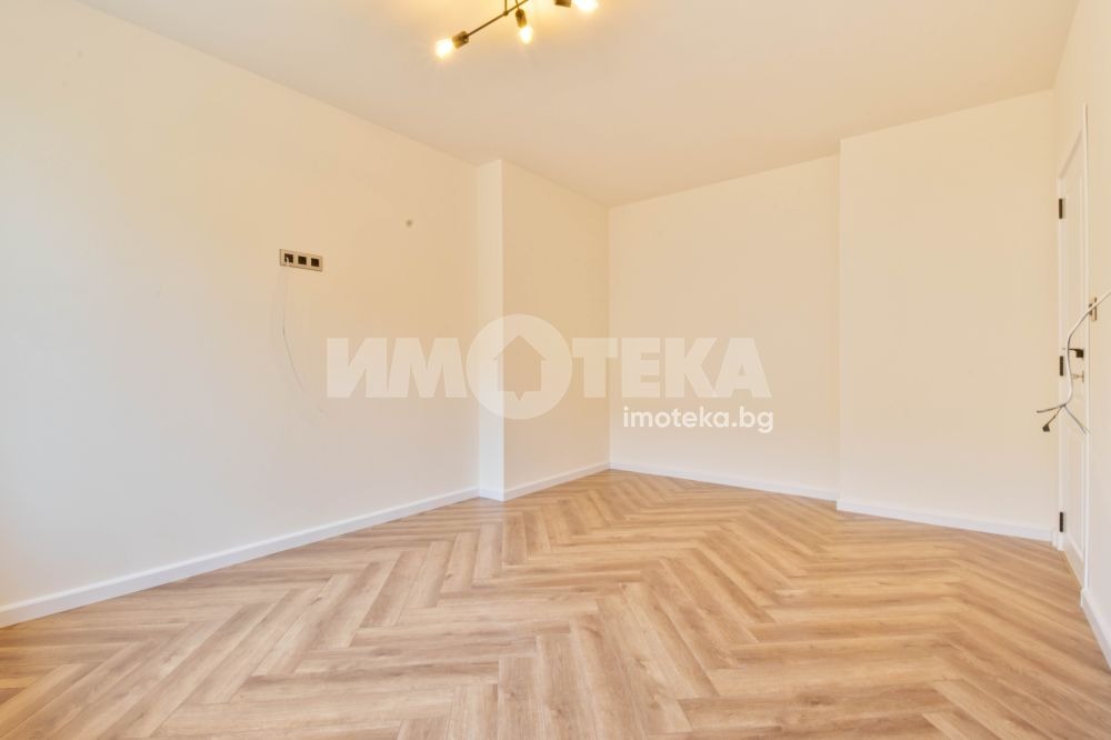 Продава ЕТАЖ ОТ КЪЩА, гр. Пловдив, Кючук Париж, снимка 7 - Етаж от къща - 55889478