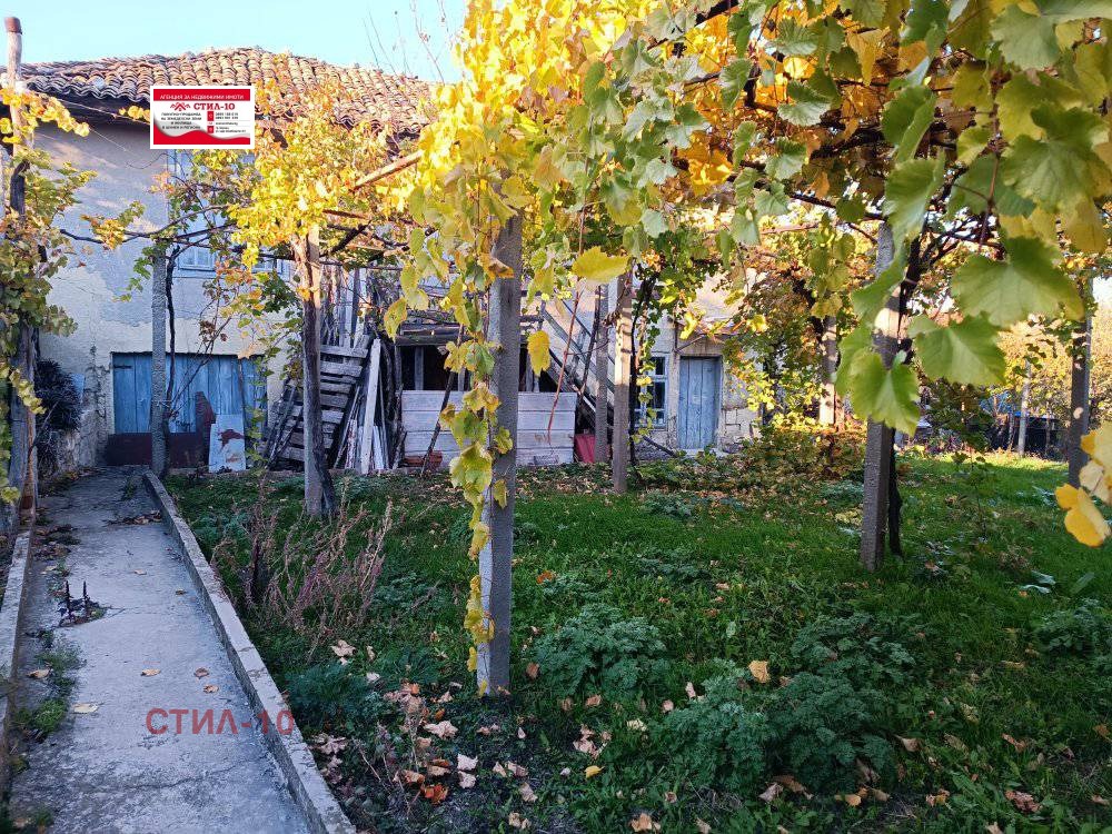 Продава КЪЩА, гр. Шумен, Дивдядово, снимка 2 - Къщи - 54216534