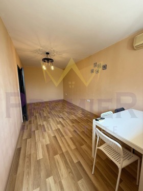 2 quartos Levski 1, Varna