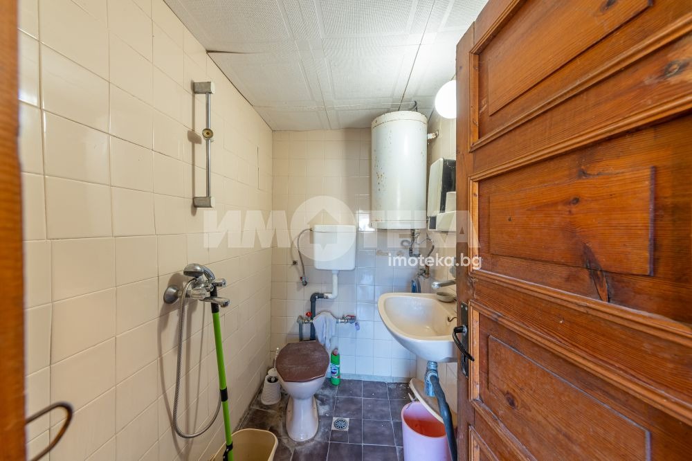 Продава КЪЩА, гр. Балчик, област Добрич, снимка 15 - Къщи - 49330306