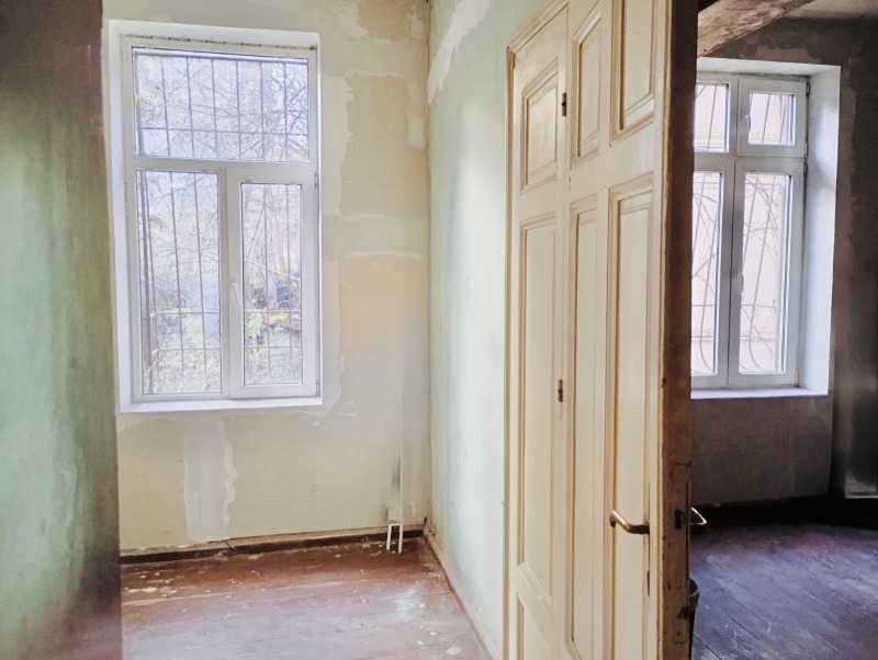 Продава 3-СТАЕН, гр. София, Център, снимка 6 - Апартаменти - 52526004