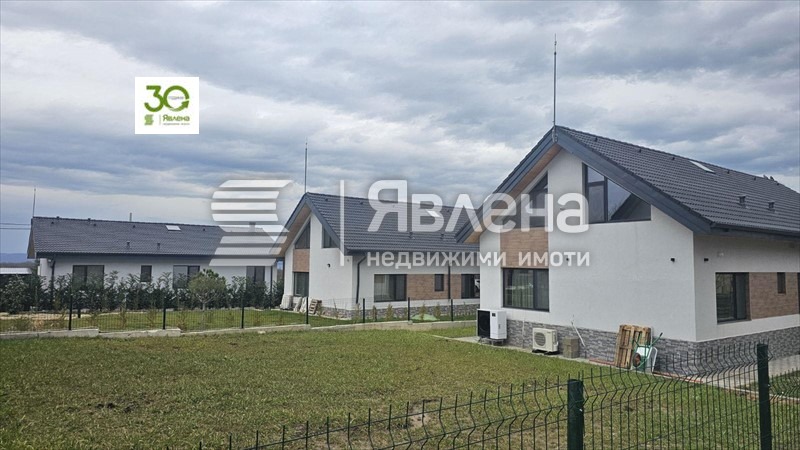 Продава КЪЩА, гр. Варна, с. Звездица, снимка 2 - Къщи - 54272731