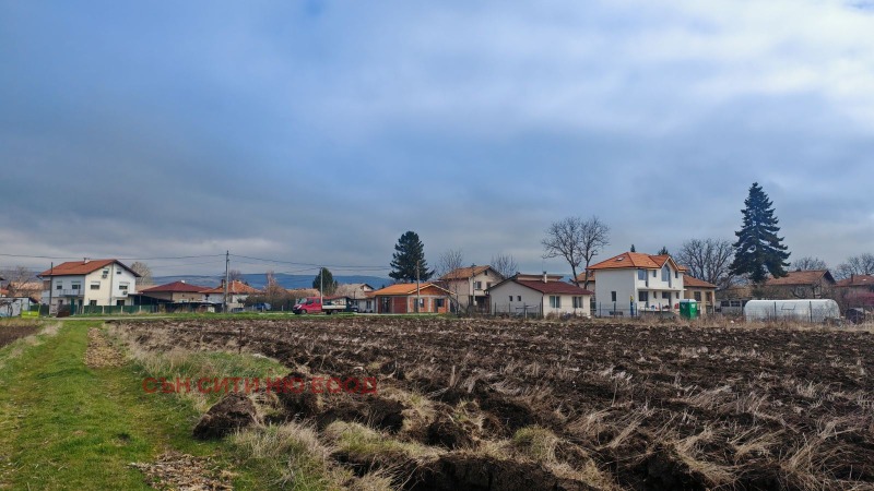 Продава ПАРЦЕЛ в област София, с. Петърч - 2499 кв.м / При запитване, СЪН СИТИ НЮ ЕООД