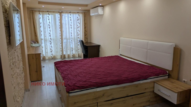 Продава  2-стаен град Пловдив , Младежки Хълм , 90 кв.м | 82155438