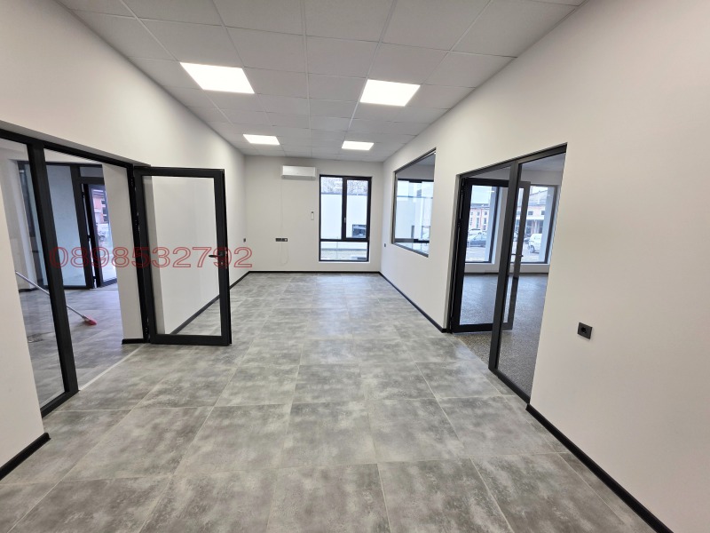 Продава ПРОМ. ПОМЕЩЕНИЕ, гр. Шумен, Добруджански, снимка 7 - Производствени сгради - 53071193